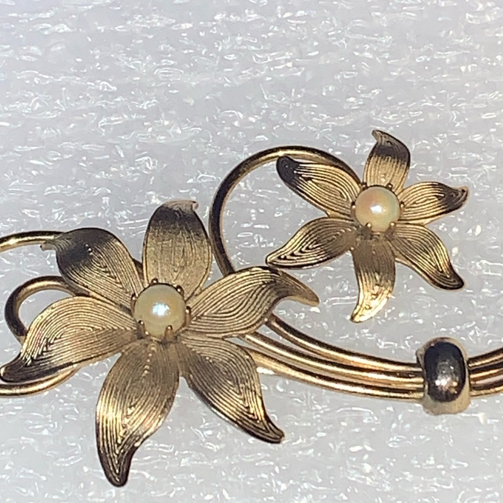 Gold Tone with Faux Pearls Floral Brooch Pin - Picture 6 of 11
